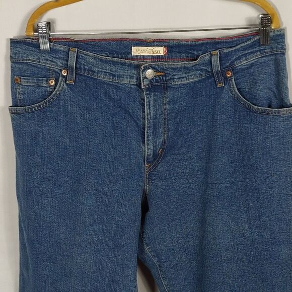 Levi's 550 Relaxed Fit Boot Cut Woman's Jeans - Picture 2 of 7